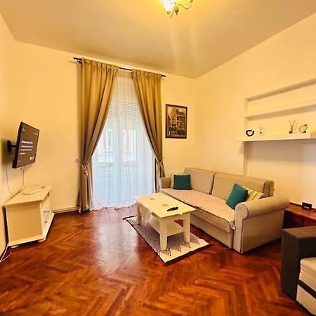 Apartamento Hidden Gem In The Old Town Timisoara Exterior foto