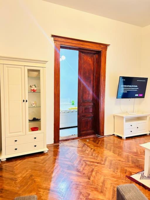 Apartamento Hidden Gem In The Old Town Timisoara Exterior foto