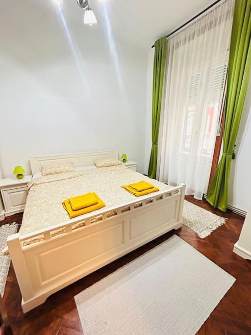 Apartamento Hidden Gem In The Old Town Timisoara Exterior foto