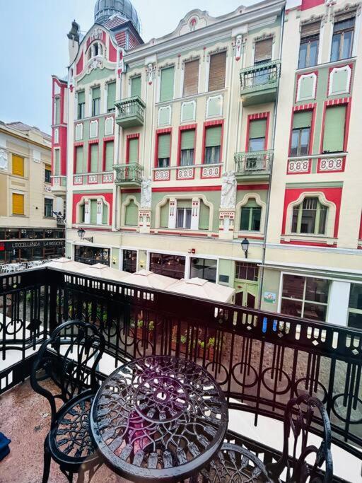 Apartamento Hidden Gem In The Old Town Timisoara Exterior foto