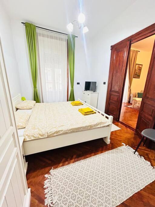 Apartamento Hidden Gem In The Old Town Timisoara Exterior foto