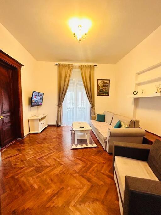 Apartamento Hidden Gem In The Old Town Timisoara Exterior foto